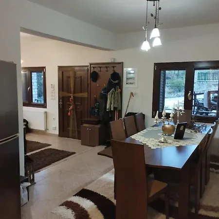 Βίλα η βίλα δίπλα στο δάσος Vlataneoi